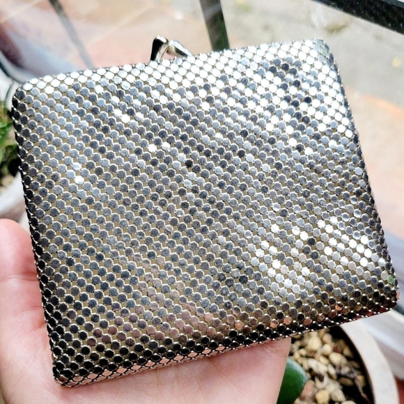 Vintage Silver Mesh Chainmail Clutch Purse - Picture 3 of 13
